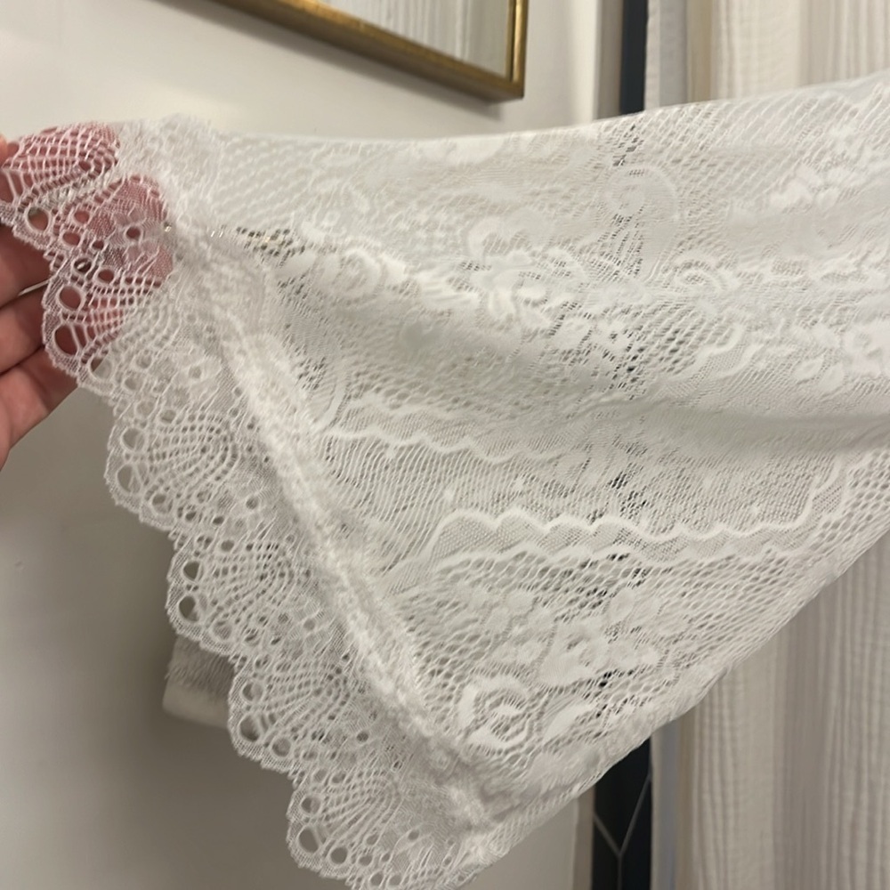 In Bloom lace robe - Picture 4 of 8